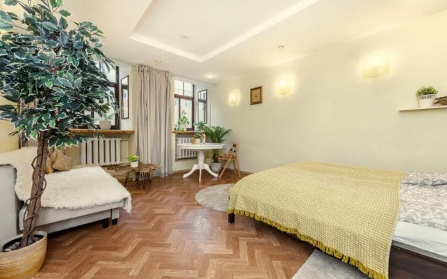 Cozy Suite with Inner Yard