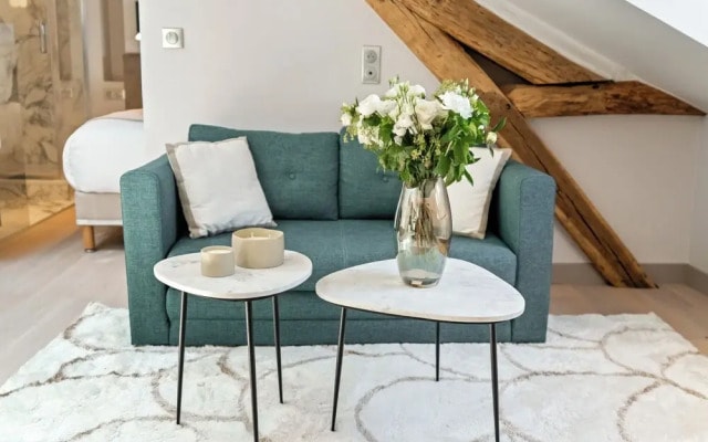 1537 Bourg Tibourg