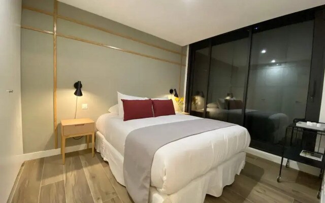 w Stylish 2BR w Sunny Terrace in Chueca