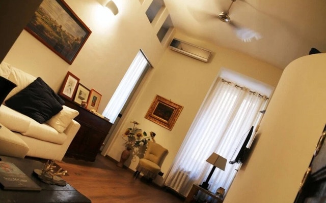 Apartament House 25