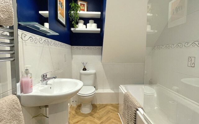 Modern 1 Bed Flat in Barnsley