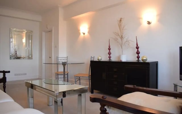 Vibrant 2 Bedroom Apartment in Central London