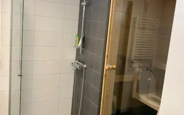 Stylish apartment with sauna nearby Airport