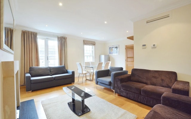 William Mews Townhouse