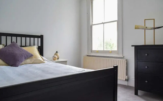 Amazing 3 Bedroom Property Close to Lavender Hill