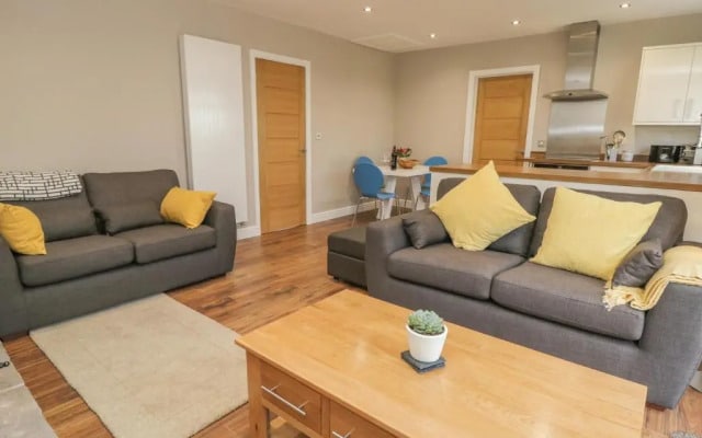 Little Acres, Selby