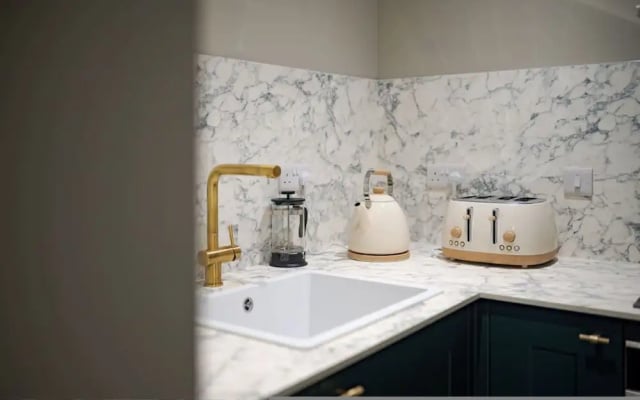 Beautiful Flat by Hyde Park PS7