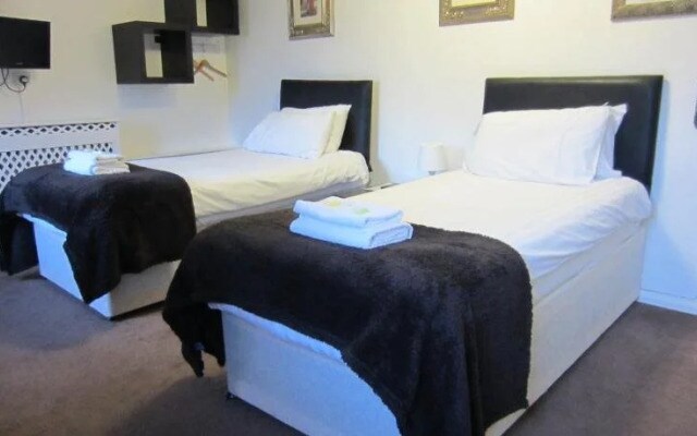 Grail Court Hotel