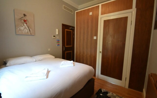 Hyde Park Suites - Apartments