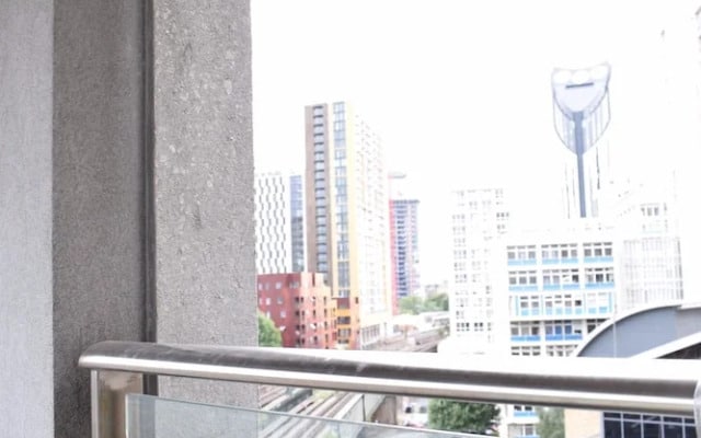 Bright and Spacious Apartment near London Bridge