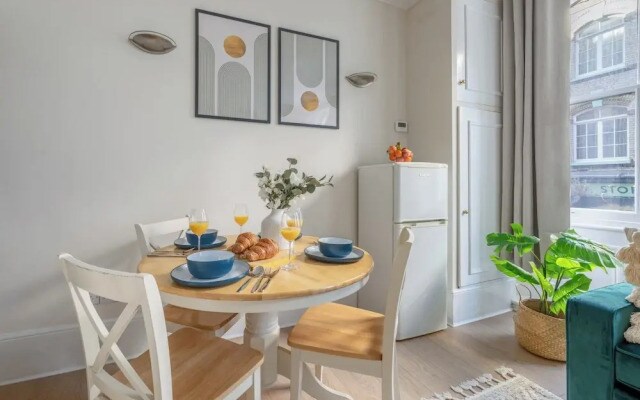Charming 1BR Near Soho & Theatres