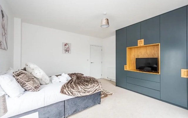 Chiswick Park Apartments London
