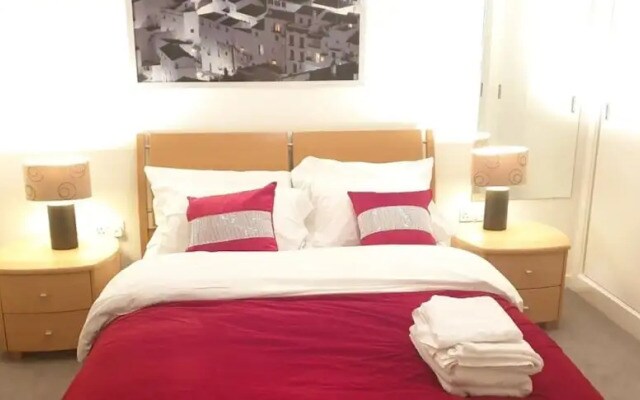 Aircondition 2 beds 2 baths Victoria Station
