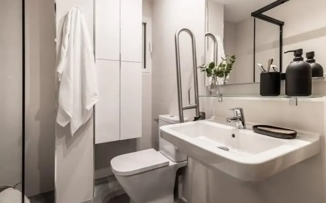Arzano - 4 Bedrooms and Office in Castilla