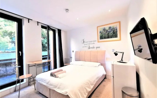Double Room with Balcony - 3b