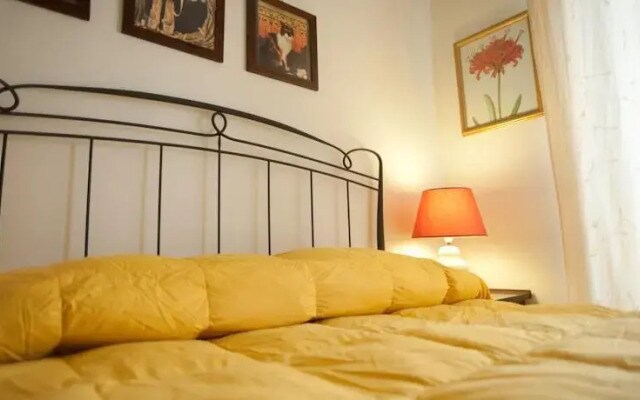 Mira Holiday House
