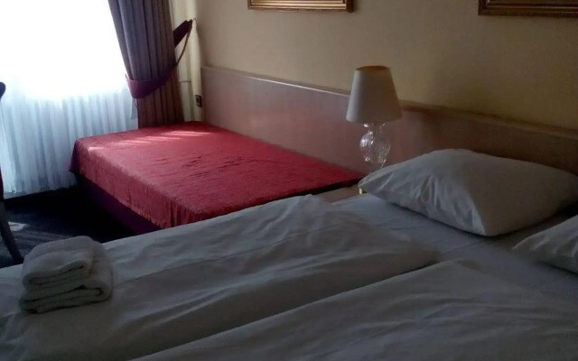 OAZA hotel