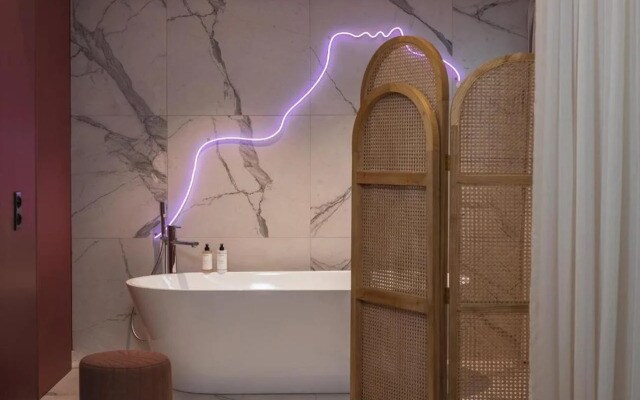 Seven Hotel Paris