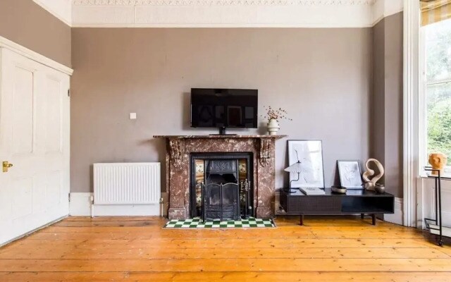 The Eltham Classic - Stunning 1bdr Flat With Garden