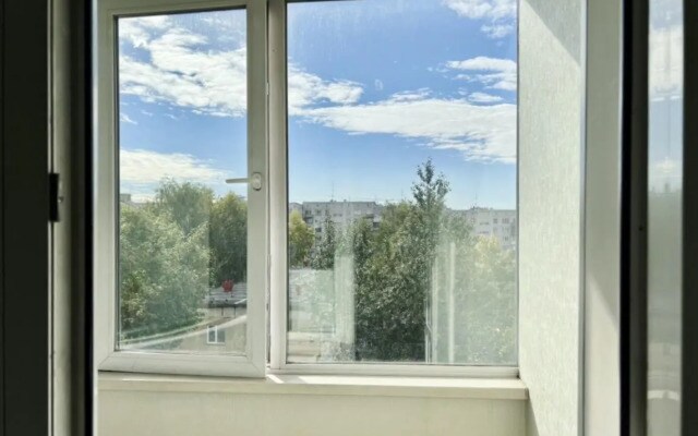 Диван и чемодан на Красном 100/1