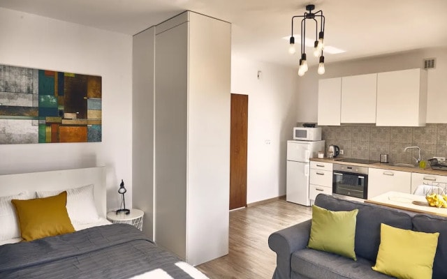 Warsaw Airport ApartHotel