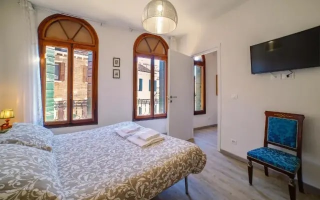 Amorucci House