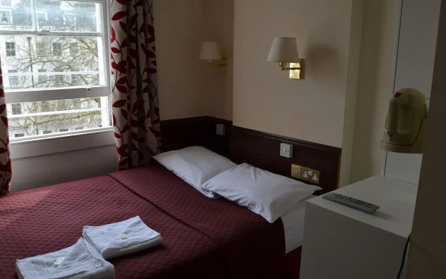 Hyde Park Court Hotel
