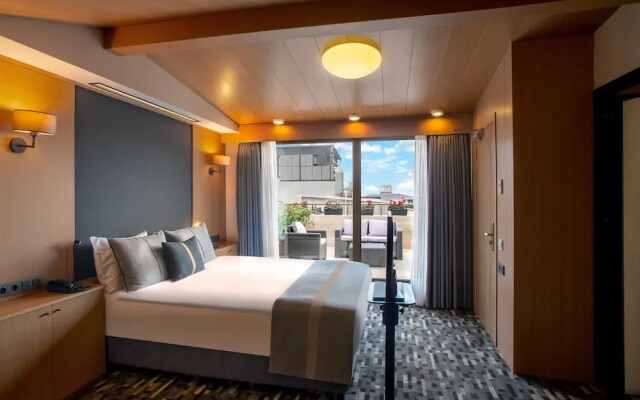 Tan Hotel