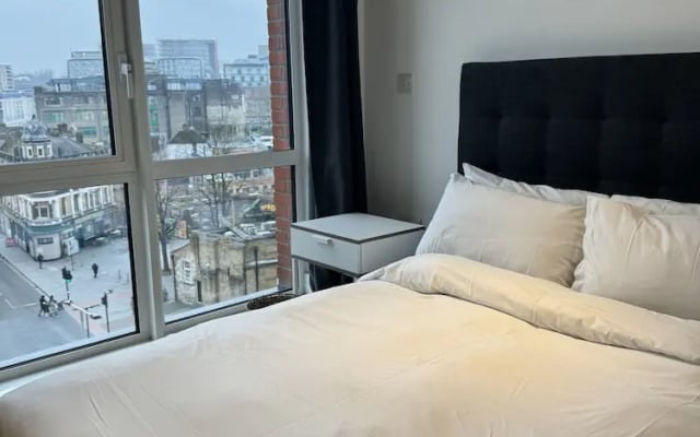 Phoenix 2 Bedroom Apartment in london