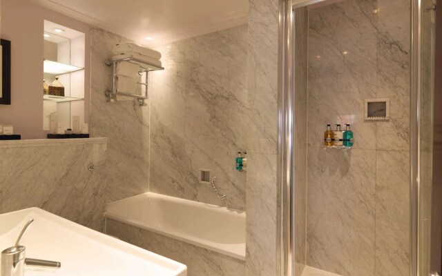 Radisson Blu Hotel, London Tottenham Court Road