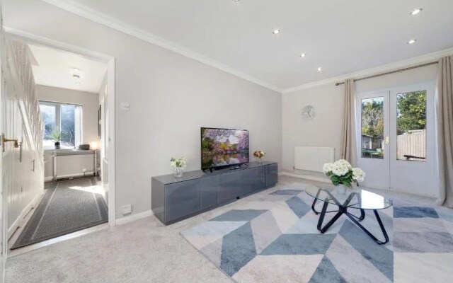 Suites by Rehoboth - Eton House - Orpington