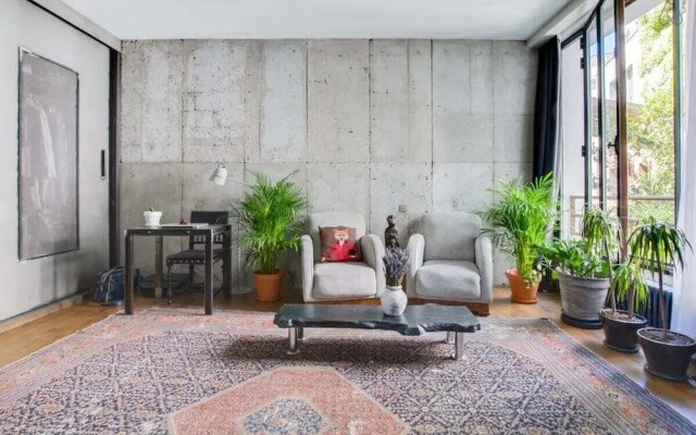 Modern Industrial 80m2 Apartment Near Bastille