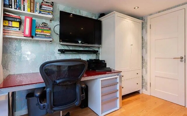 Veeve House with Garden Meadvale Road Ealing