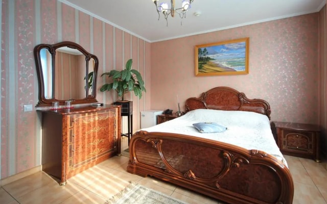 Nadezhda i K, gostinitsa