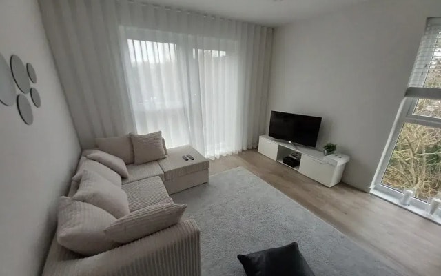 Room-charming Loughton Apartment With Ba