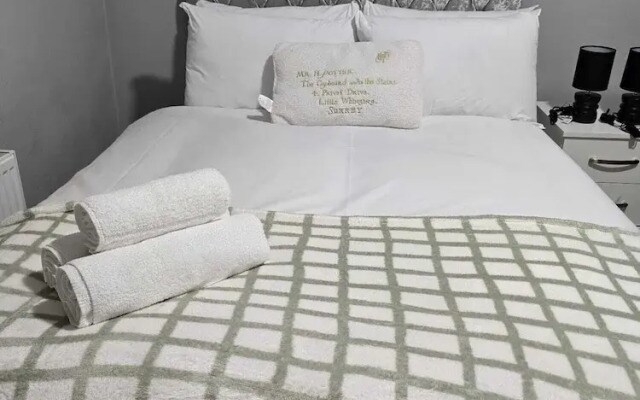 Heathrow roomzzzz B&B