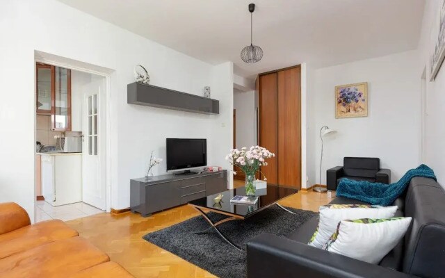 Krypska Apartment Warsaw by Renters