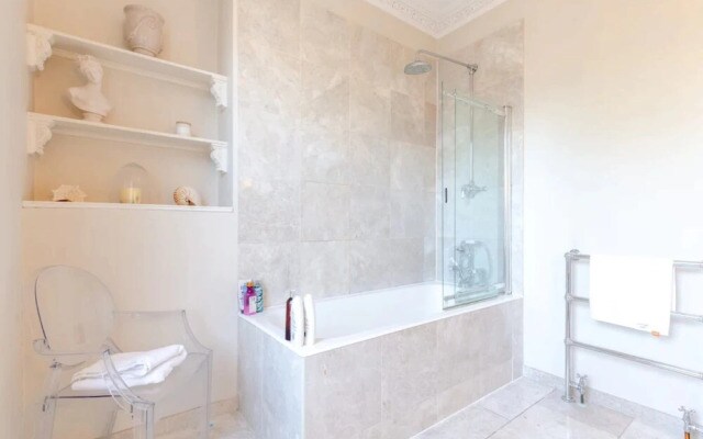 Stunning 3 Bedroom Home in Islington