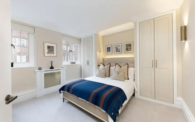 Chelsea Manor Apartment Retreat With 2 Bedrooms