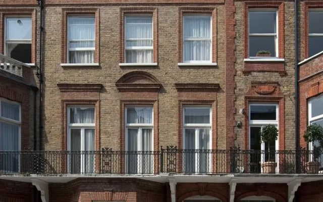 Astons Apartments