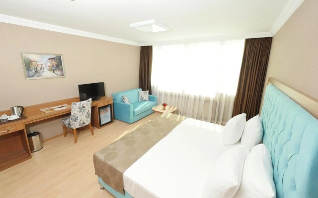 Golden Lounge Hotel