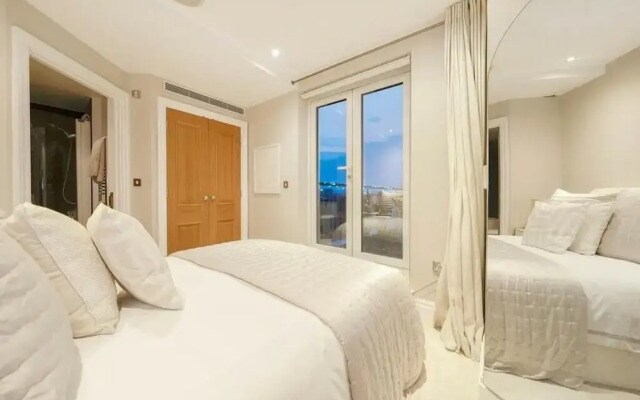 Riverside Retreat in Central London