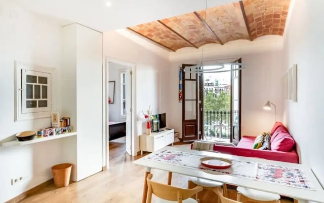 Designer 1 Bed Apartment near Plaza España