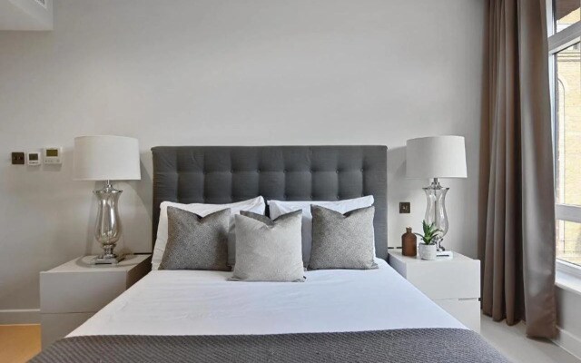 Vauxhall Bridge Road by Aeria Apartments
