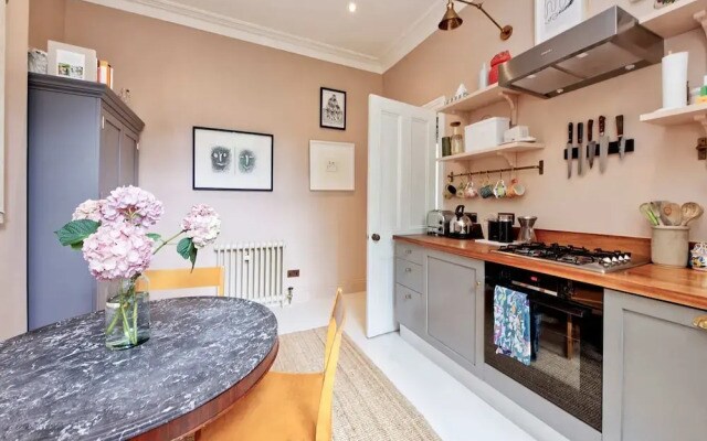 Exquisite 2 Bedroom Flat in Notting Hill