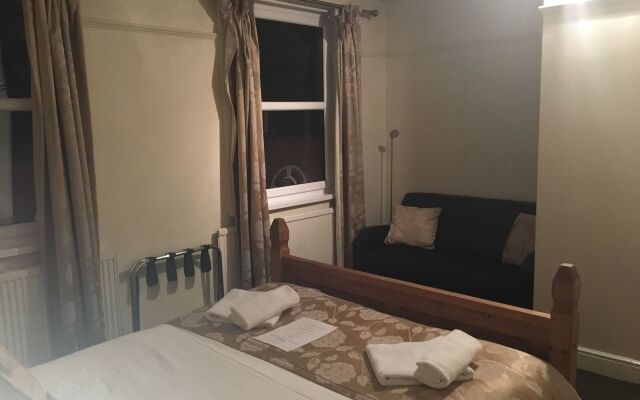 Gillygate Guest House