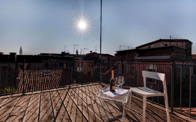 Venice Skyline View Studio Apartment M0270428215