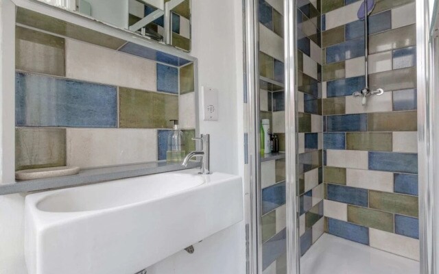 Modern 2 Bedroom Flat in Central London