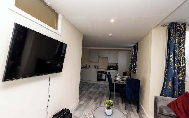 1 Bed-4guests-sofabed-wifi-closetocity-parking