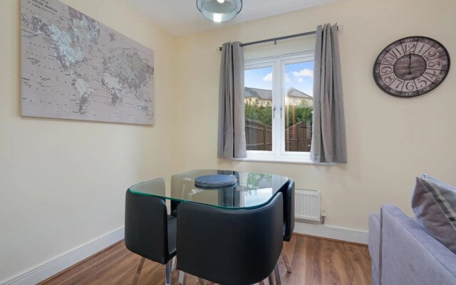 London Heathrow Living Holywell Serviced House B